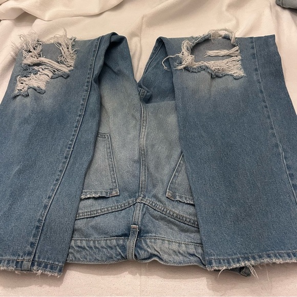 Cello Highly Distressed Blue Jeans 13/31 Frayed 5 Button Fly Crotch Solid - Picture 5 of 8